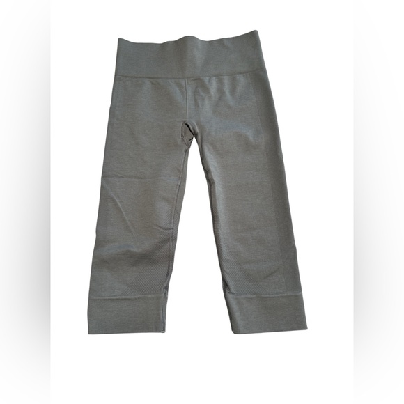 lululemon athletica Cropped Gray Leggings - Picture 1 of 5